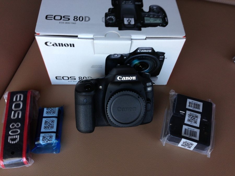 CANON EOS 80D W/EF-S 18-135 IS USM LENS
