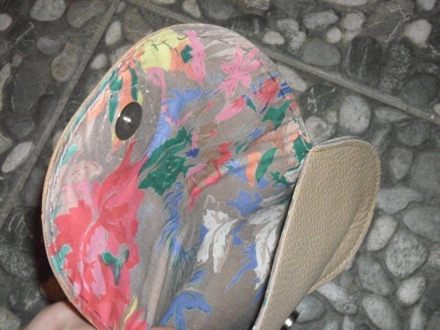 An unique genuine leather bag 'Flowers inside'