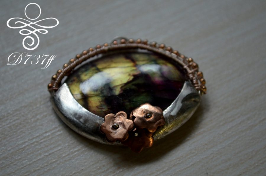 Labradorite Pendant "Autumn Garden"