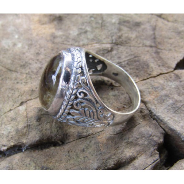 Plain silver ring labradorite stone bali