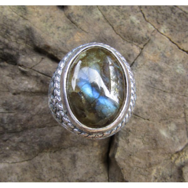 Plain silver ring labradorite stone bali